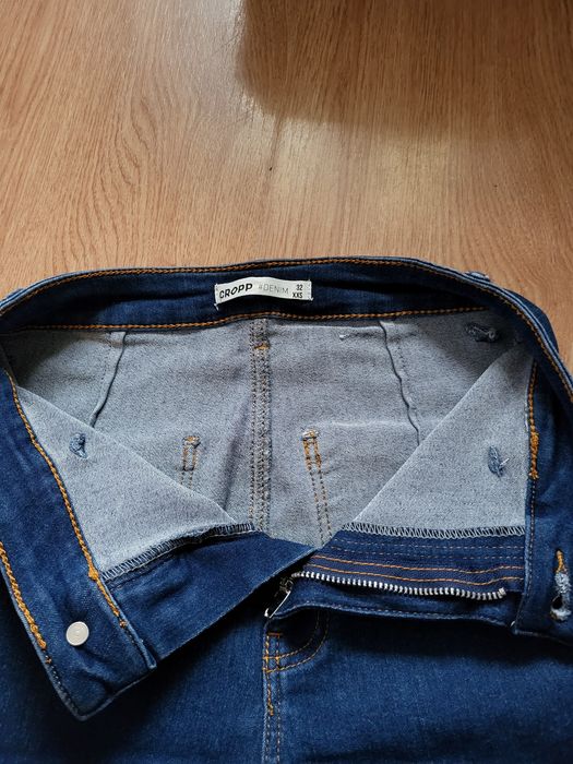 Jeansy skinny Cropp