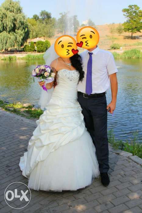 Свадебное платье со шлейфом