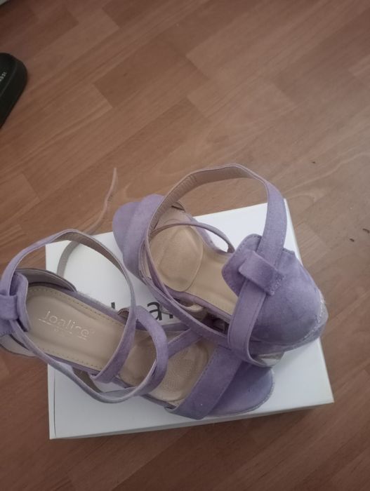 Modne sandały zamszowe roz 39