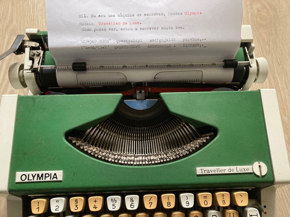 Máquina de escrever  ***  Olympia