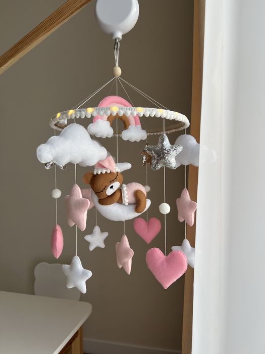 Мобіль в дитяче ліжечко