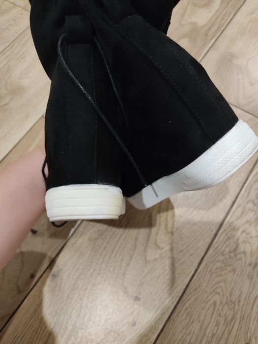 Czarne sneakersy z frędzlami r.39