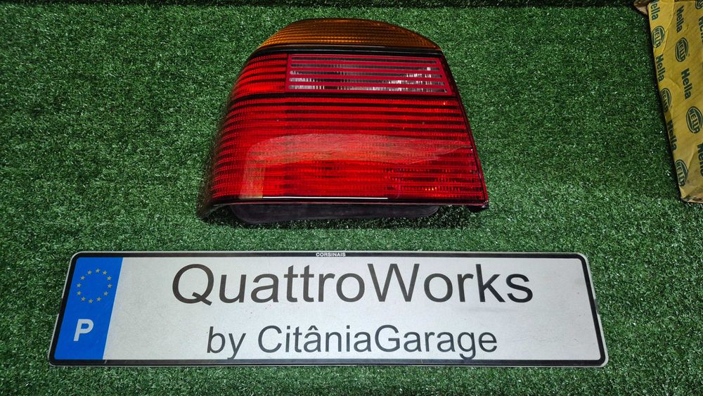 Farolim Traseiro Direito Volkswagen Golf III 1991 a 1998 Ref. 9EL139137.061 HELLA NOVO