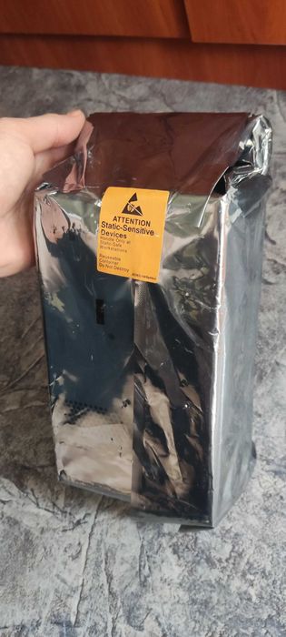 Блок питания Emerson на 1975W, 80PLUS PLATINUM, КПД: 94% новый!