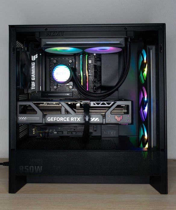 PC Ryzen 7 9700X/RTX 5080/32GB DDR5/2TB