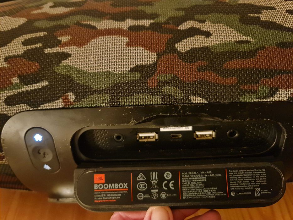 Duas Colunas JBL Boombox Verde Camuflado