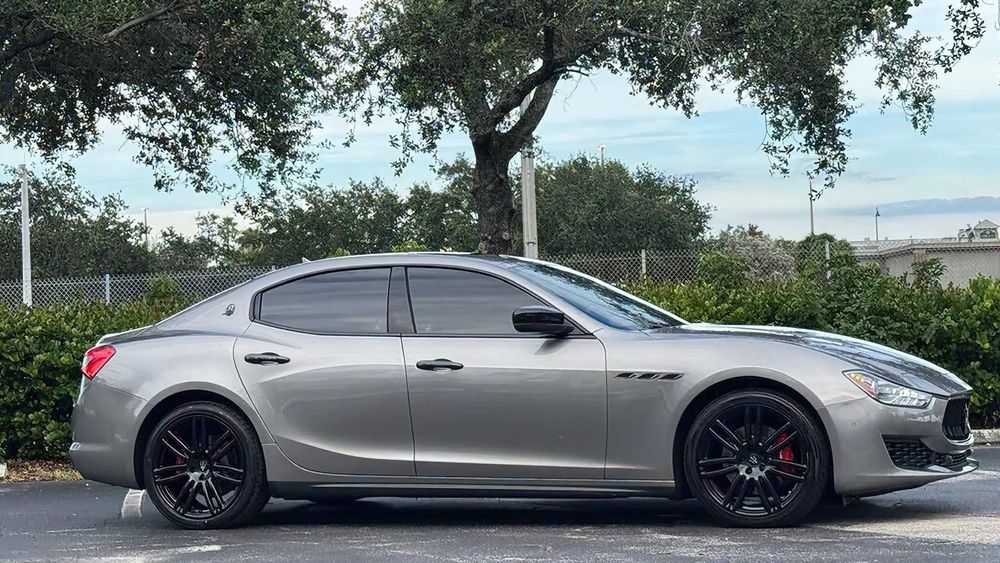 Maserati Ghibli      2019
