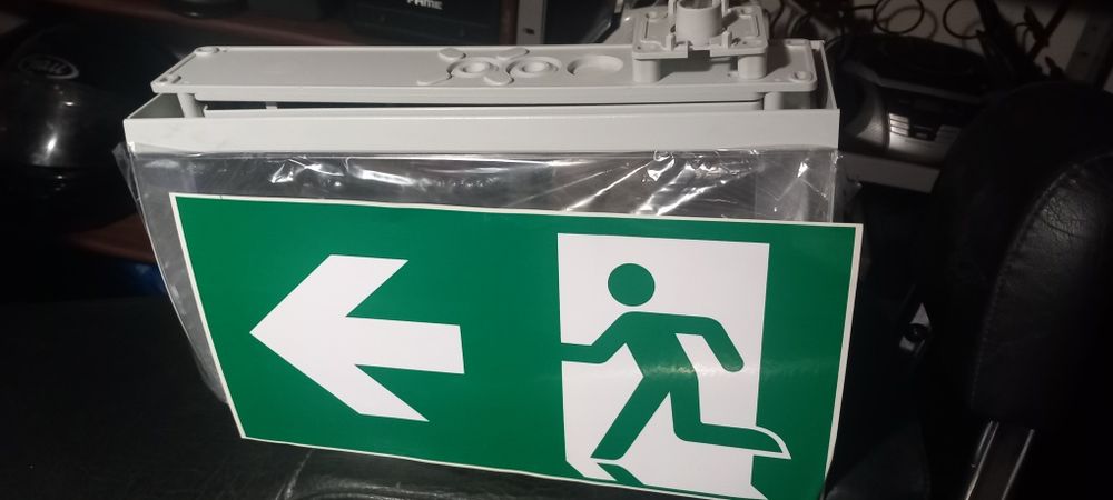 Bloco autonomo de emergencia