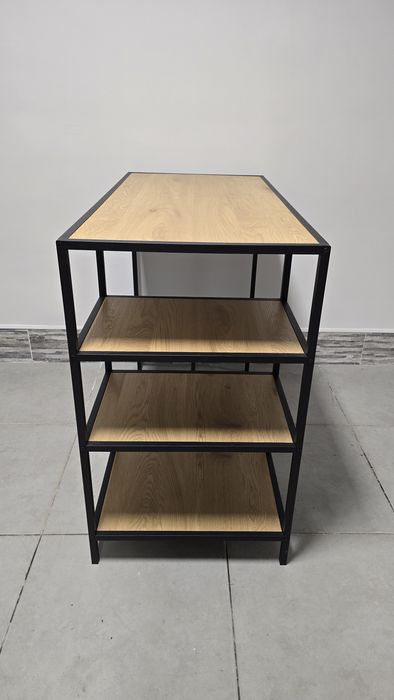 Mesa alta com 2 bancos