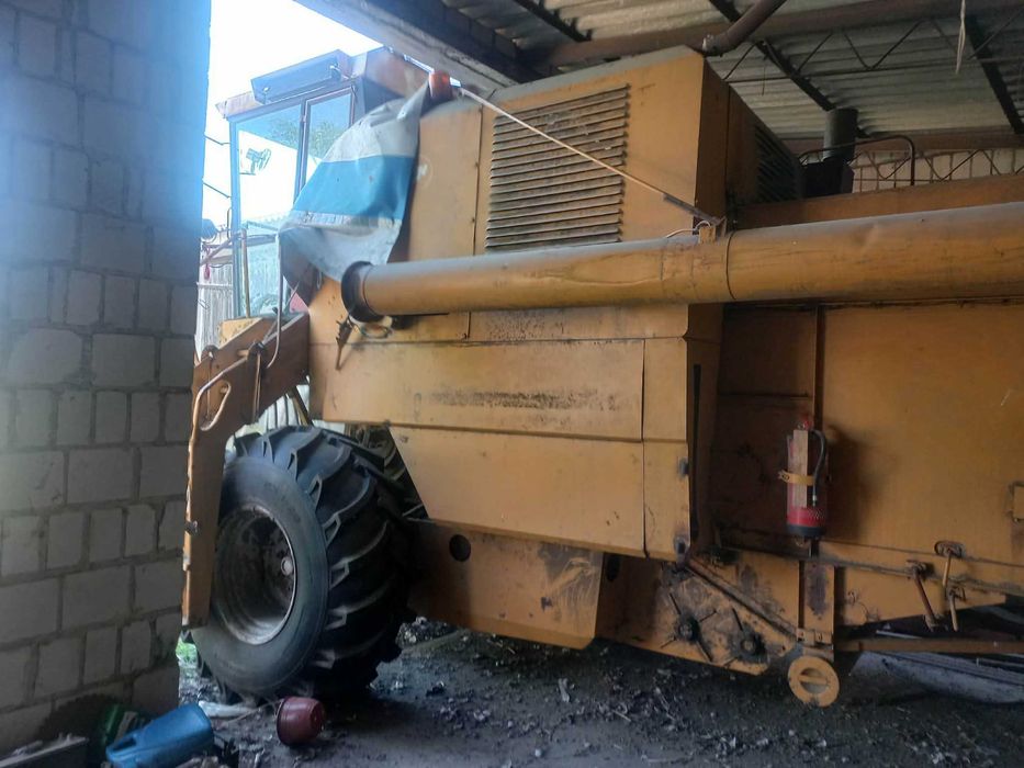Kombajn Bizon Z056