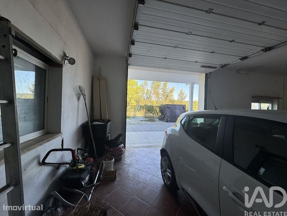 Moradia isolada T4 em Serra e Junceira de 204,5 m2