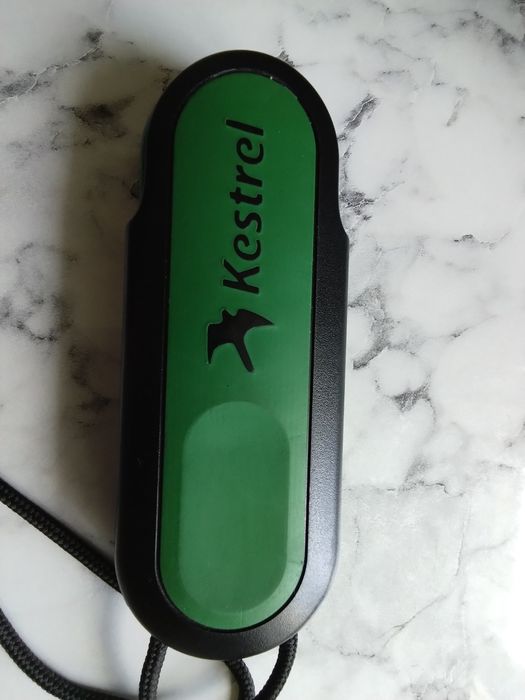 Метеостанція Kestrel 2000.