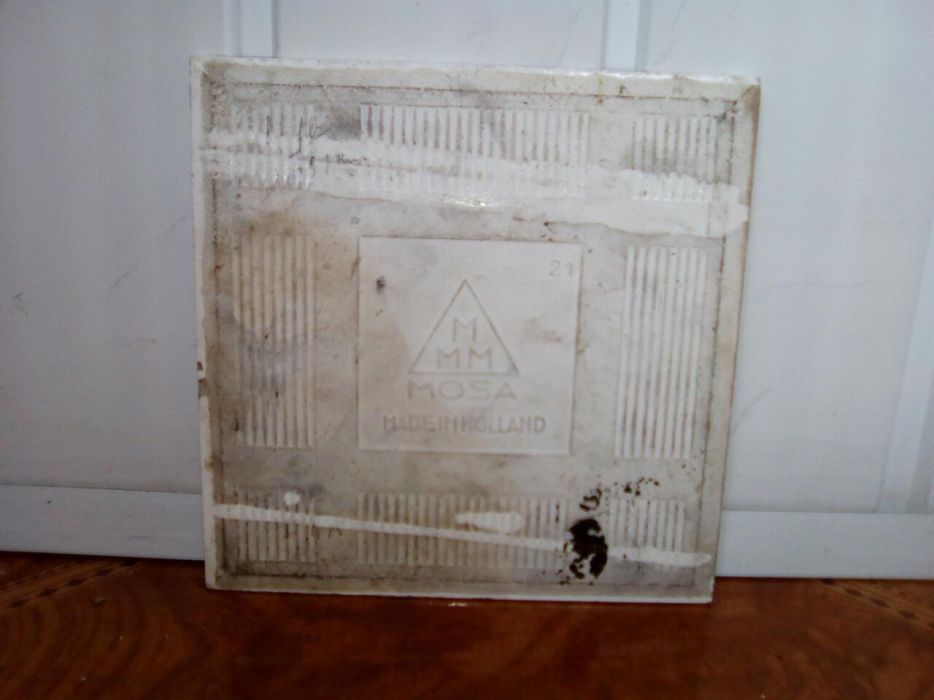 Zabytkowa płytka ścienna