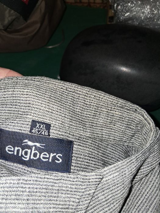 20 чоловічих фірмових сорочок, тенісок.