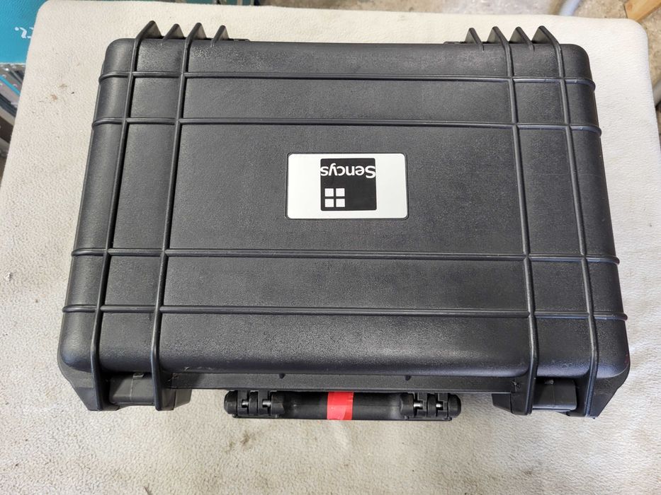 Walizka (43x29x16) case polipropylen, FAKTURA (dostępne 2 sztuki)