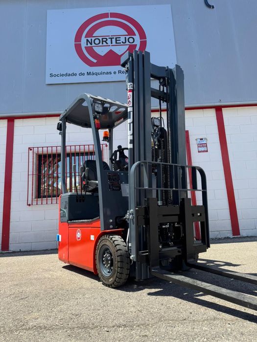 Empilhador HELI elétrico semi NOVO (1,2Ton)