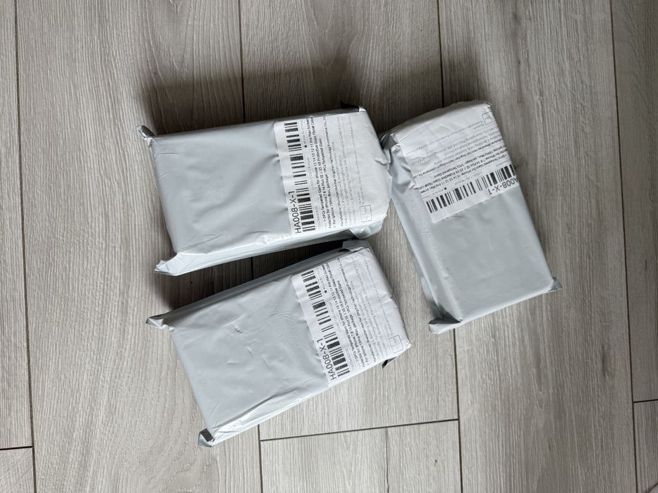 Продам оригінальний чехол на телефон та загартоване скло.