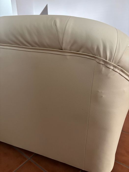 Sofá bege em ótimo estado