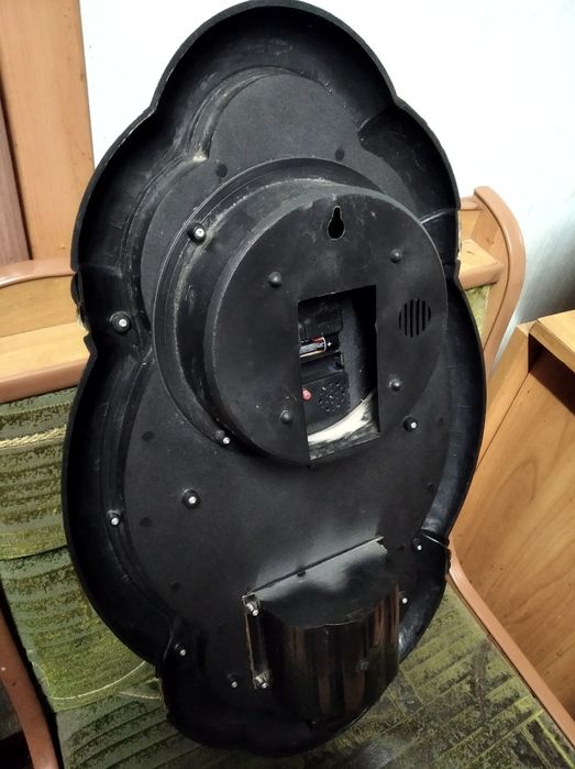 Часы настенные электронные