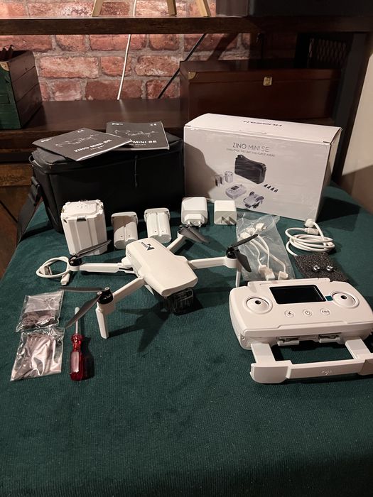 Dron HUBSAN Zino Mini se 249 g