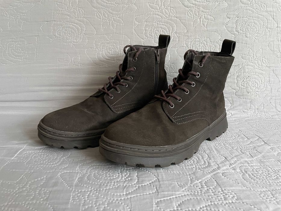 Męskie trzewiki Reserved w rozmiarze 42EU (26,5 cm)