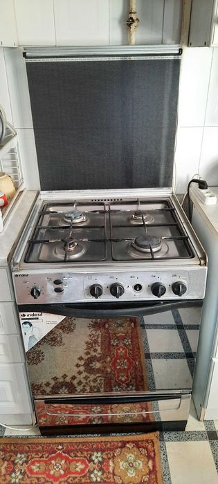 Продам Газовую печь Indesit