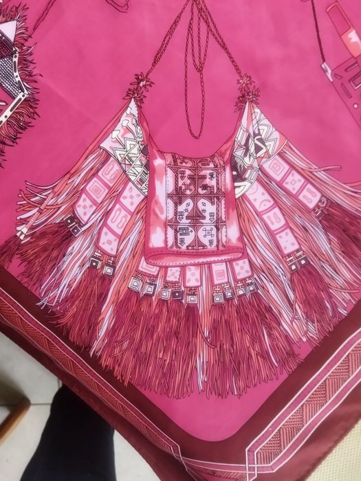 Продам шовкову хустку Hermes F. de la perriere