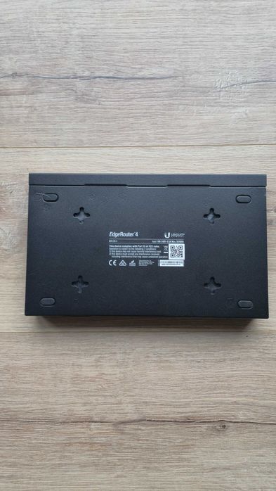 Router Ubiquiti EdgeRouter4 e SFP+