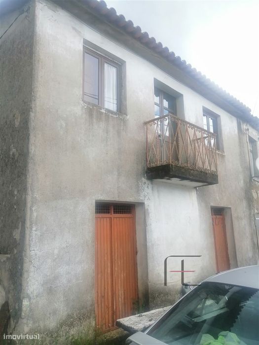 Moradia para Restaurar T3 Venda em Mogadouro, Valverde, Vale de Porco