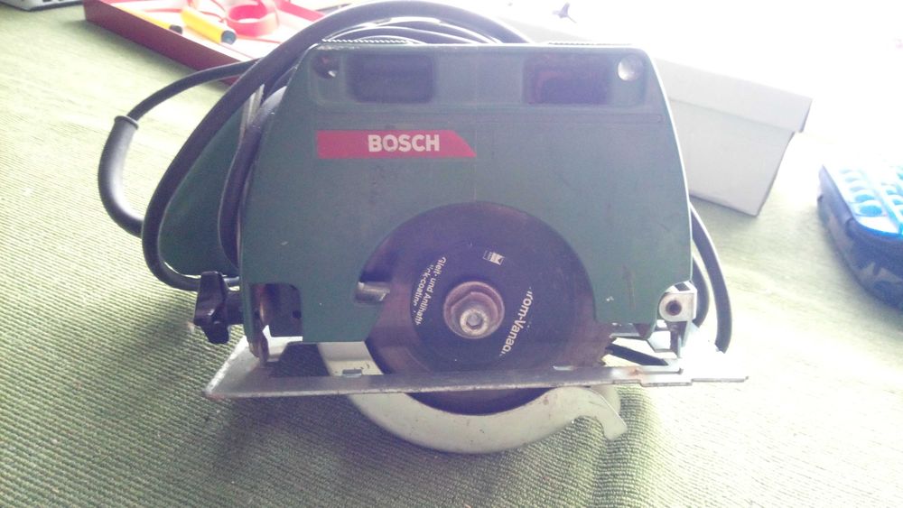 Ручна дискова пилка Bosch PKS 40
