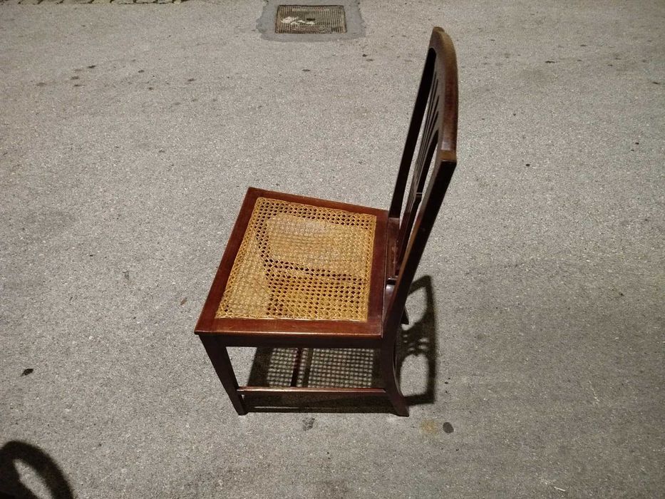 Cadeira madeira e palhinha