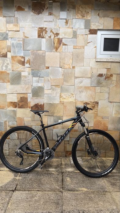 Scott Aspect Preta e laranja