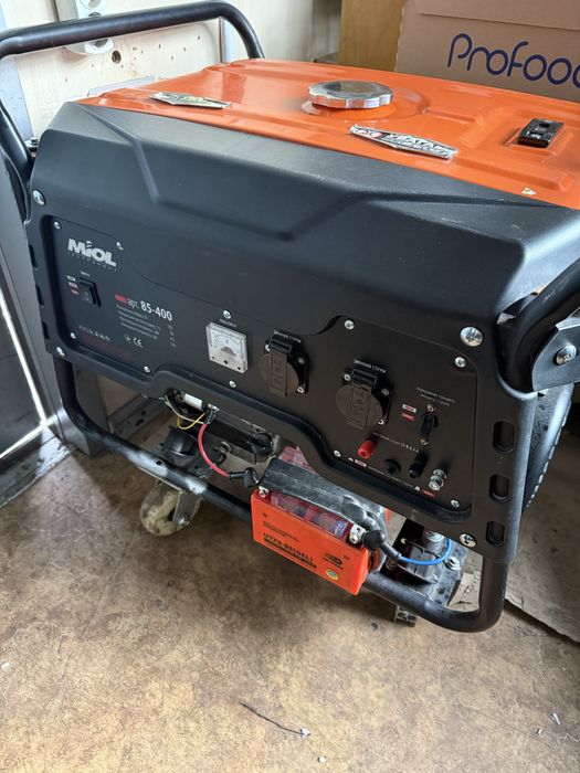 Продам генератор Miol 4,5/5,0 кВт 85-400