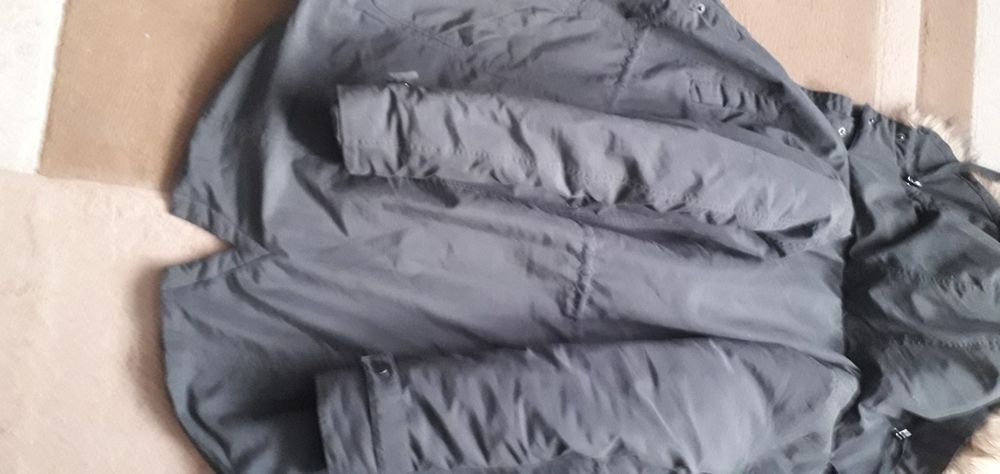 Куртка жіноча весняно-осіння .