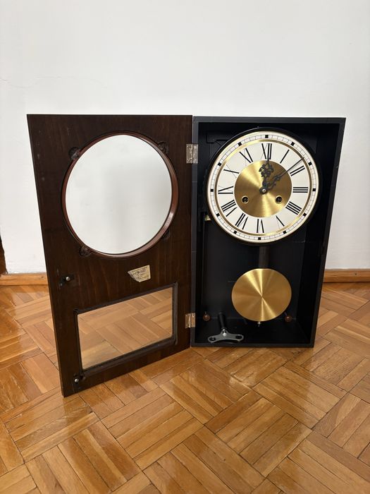 Zegar ścienny z 1989r.