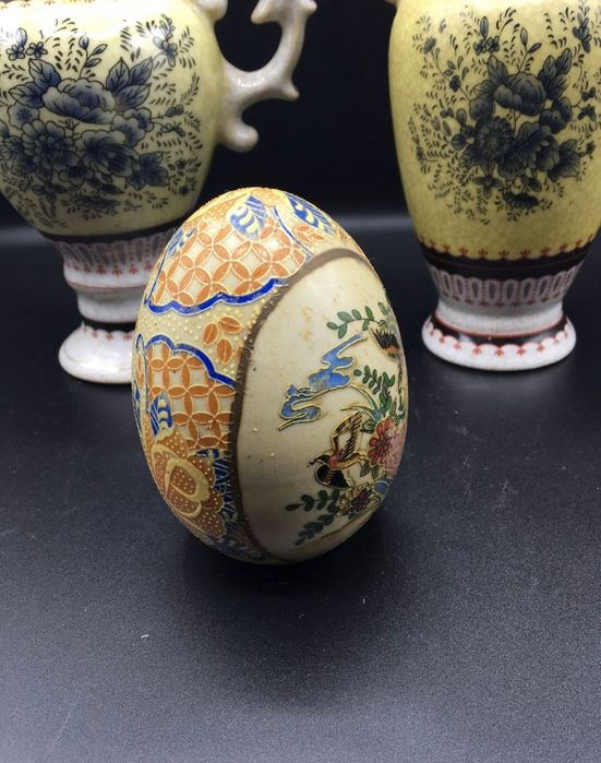 Varios artigos, jarra, anfora e ovo orientais 
Excelente estado
Medida