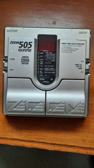 ZOOM 505 guitar processor