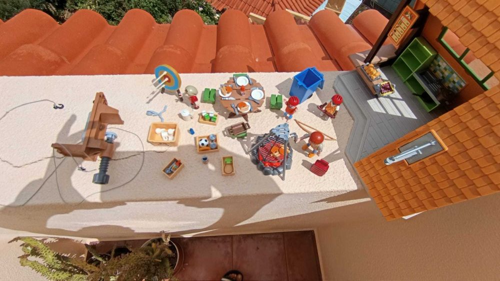 PLAYMOBIL Family Fun Camping Lodge Family Fun 9152!!