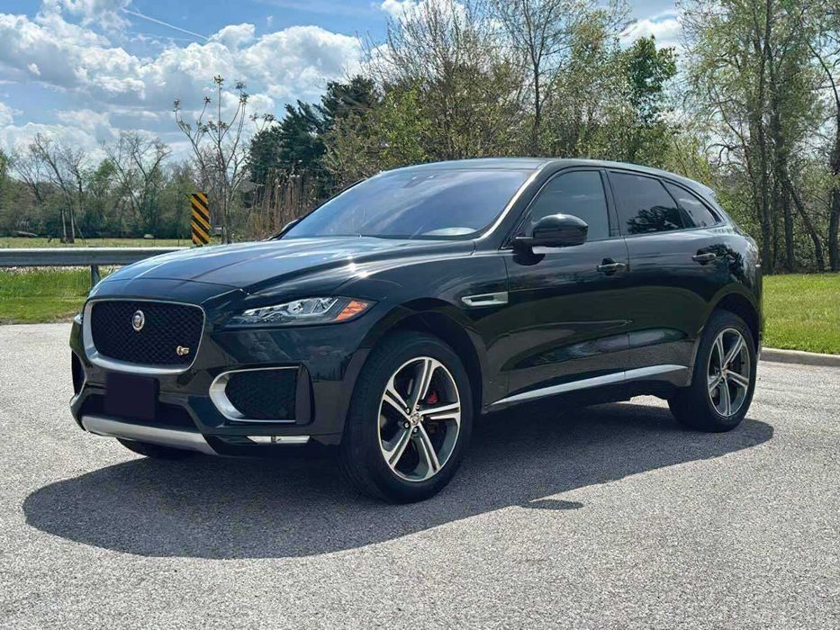 Jaguar F-PACE      2020