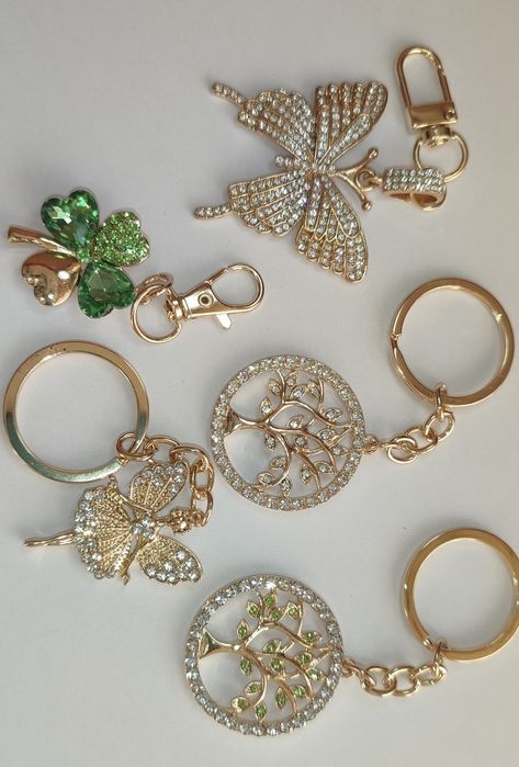 Нові дуже гарні брелокі/ прикраси/ для ключів