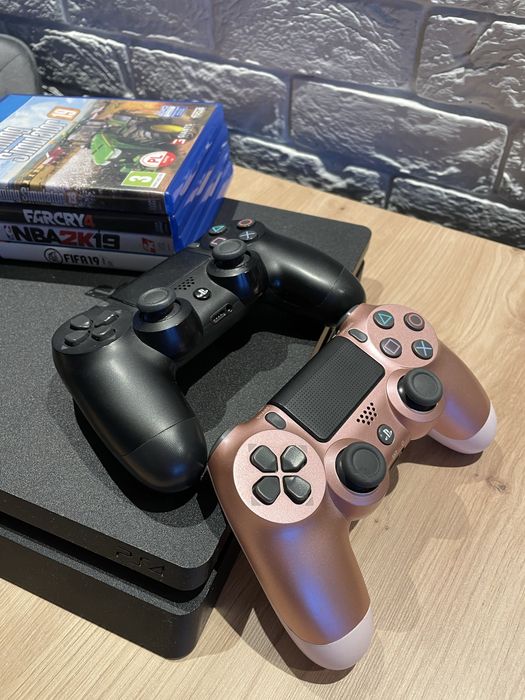 PlayStation 4 Slim 1TB + 2 pady + 4 gry | Idealny stan