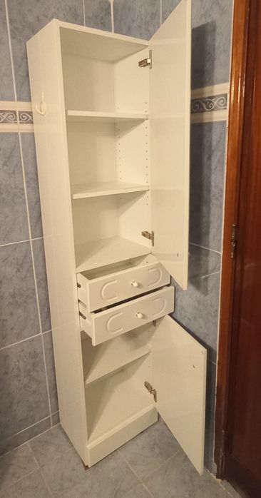 Armario wc quase novo