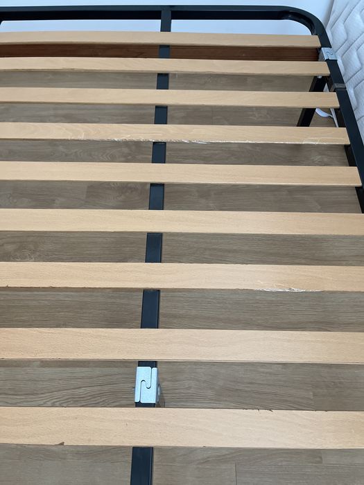 Estrado 200 cm x 150 cm com colchão