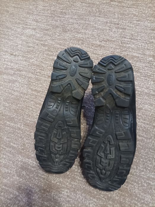 Продам рабочие ботинки 44 размер