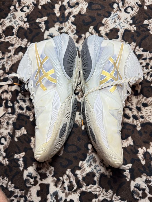 Волейбольні кросівки asics metarise 44р