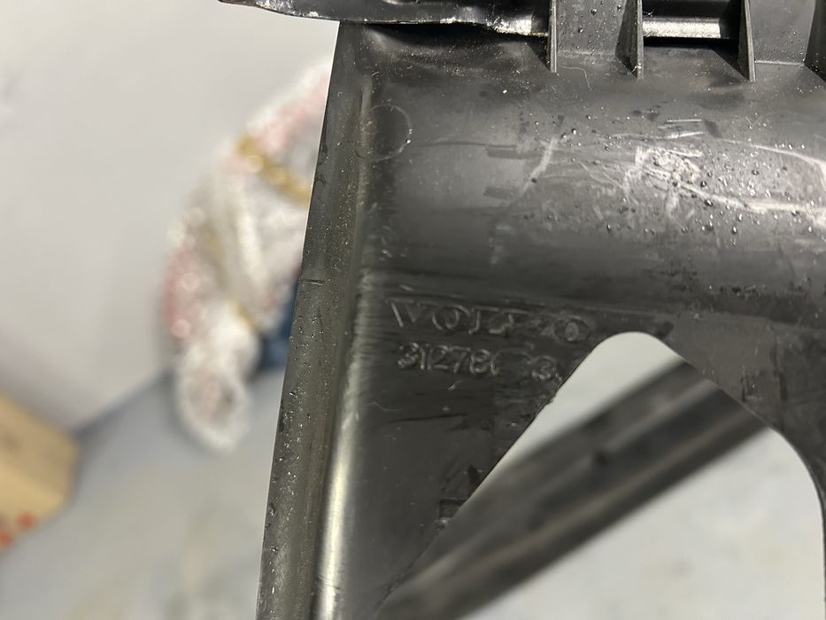 Продам запчастини передка, телевізор Volvo