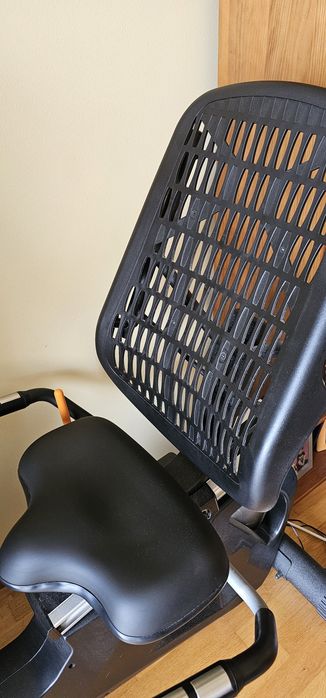 Bicicleta estática ergonómica