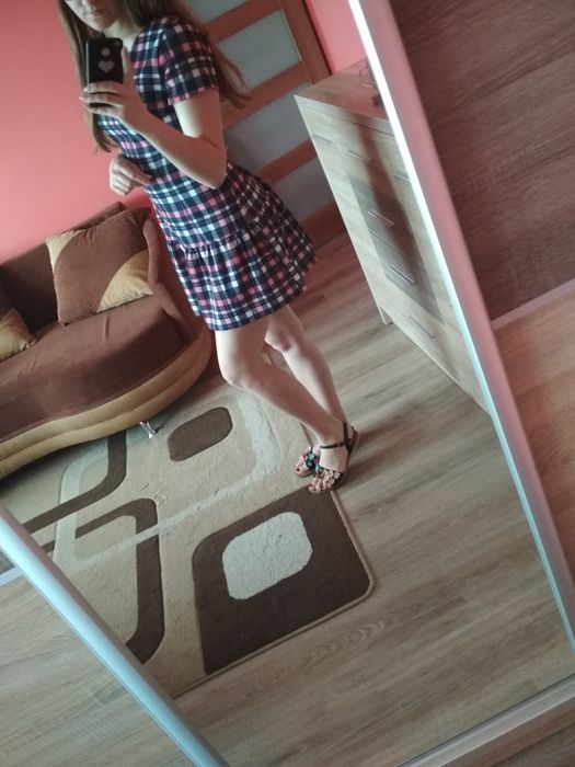 Sukienka w kratkę