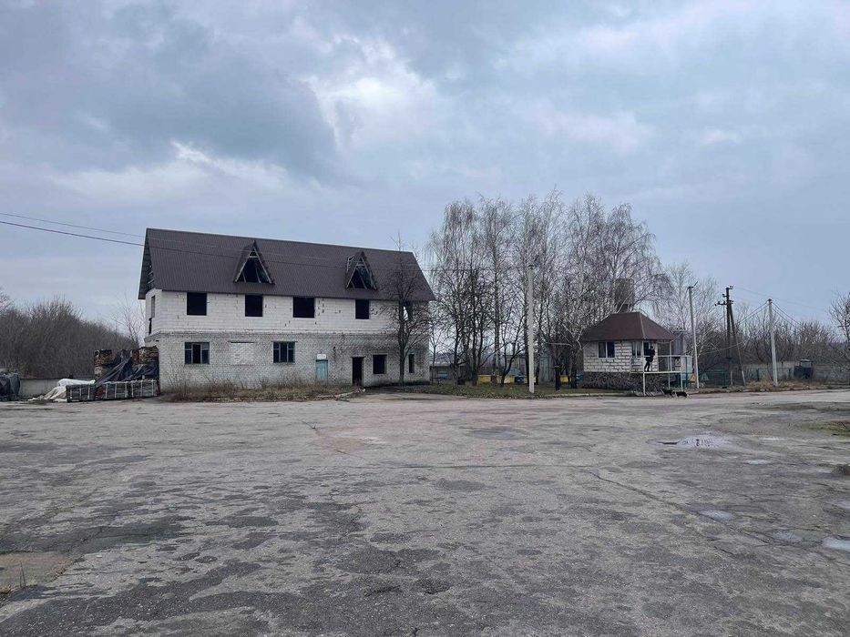 Виробництво 2700м + 1,6 га з ЖД гілкою