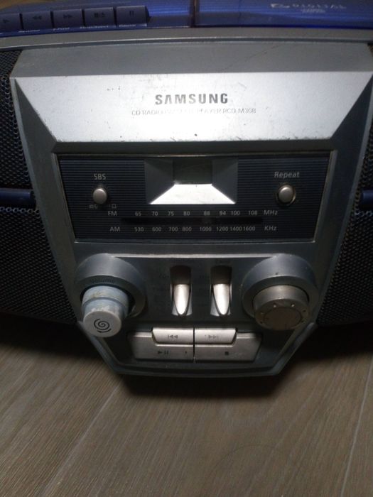 Музичний центр  хіт 2000-х